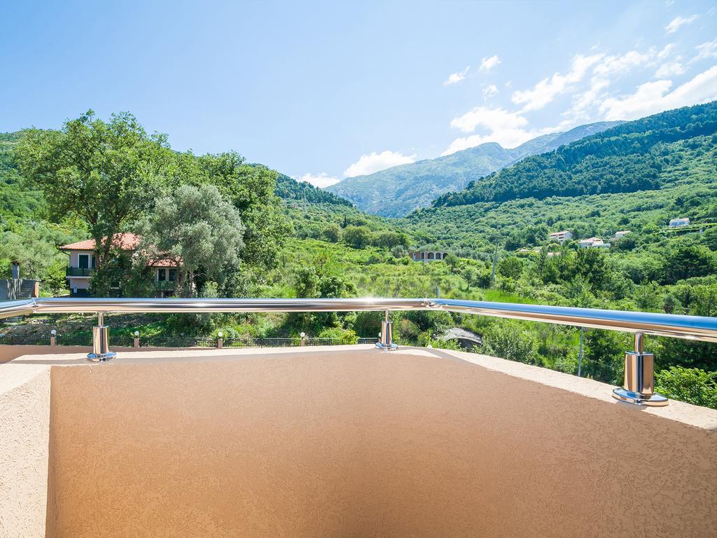 Apartments Urban Wild Kotor Exterior photo